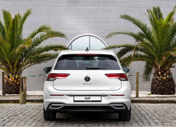 Giá xe Volkswagen Golf 1.5 eTSI Life Mild Hybrid - Thông số kỹ thuật các phiên bản